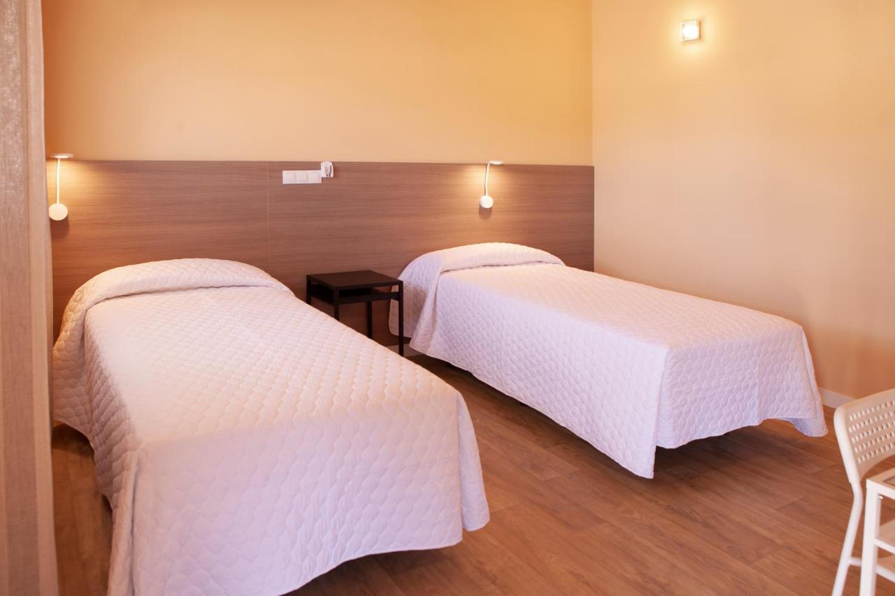Hostal La Posada De Mari Ла Кабрера Екстериор снимка